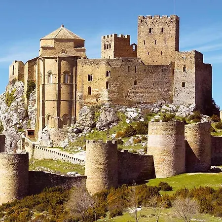 Turísticos Mallos De Huesca Ayerbe